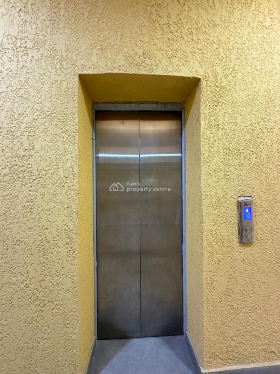 Lovely Spacious 2 Bedroom Apartment with Pool, Lekki Phase 1, Lekki, Lagos, Flat / Apartment for Sale