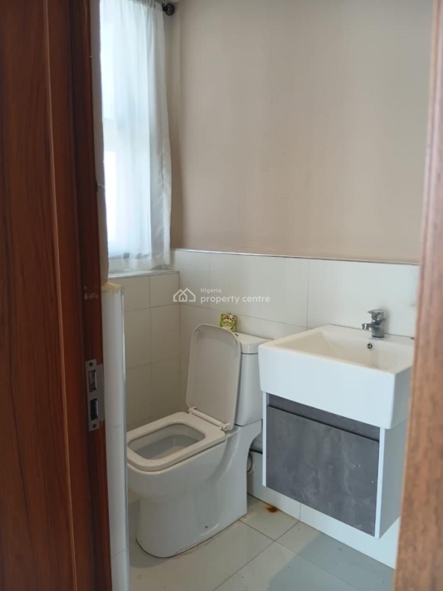 Tasteful Built Three (3) Bedroom with Bq, Off Freedom Way Lekki Phase 1, Lekki Phase 1, Lekki, Lagos, Flat / Apartment for Rent