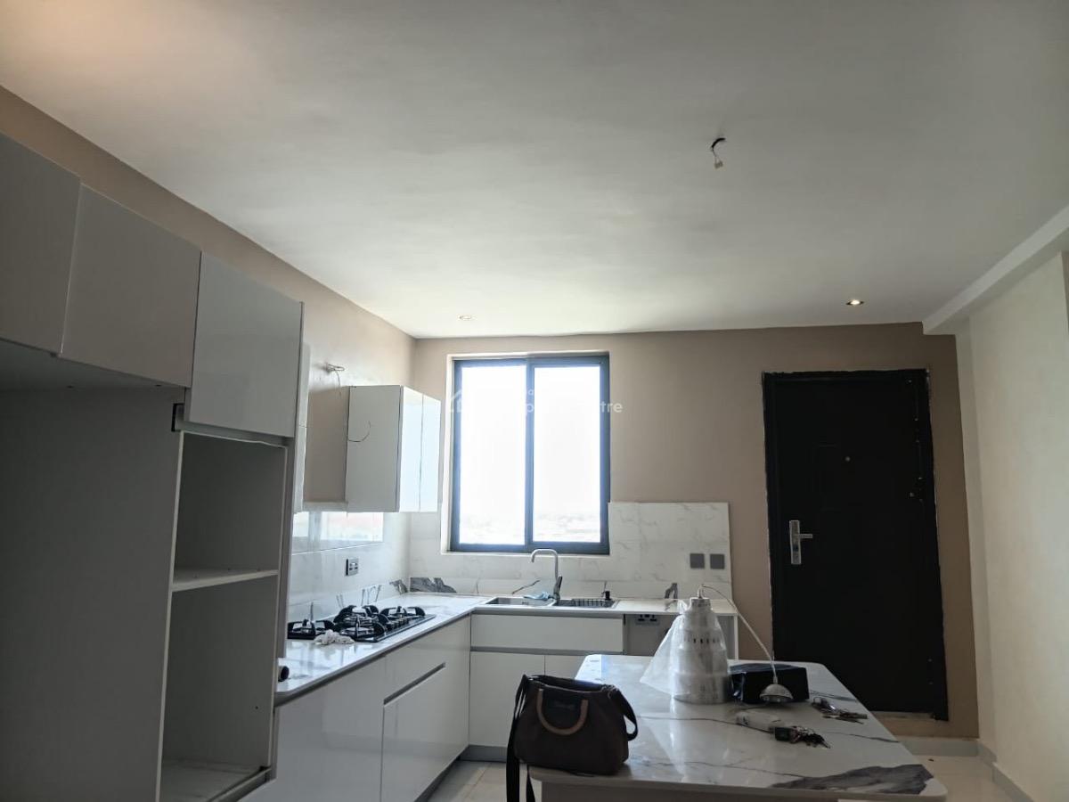 Tasteful Built Three (3) Bedroom with Bq, Off Freedom Way Lekki Phase 1, Lekki Phase 1, Lekki, Lagos, Flat / Apartment for Rent