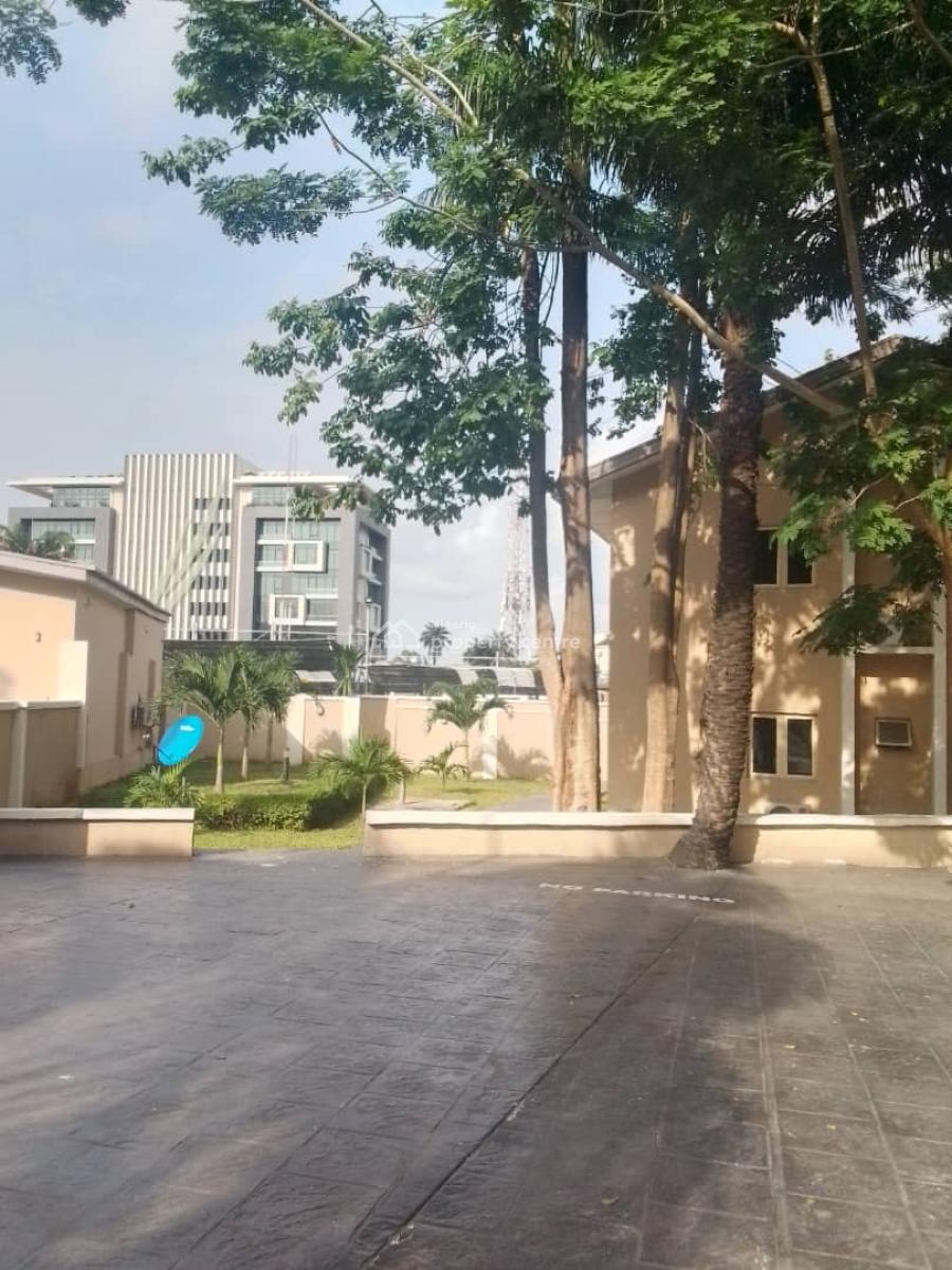 Well Maintained 2-bedroom Flat Apartment All Ensuite on The Ground Flo, Off Gerald Road, Old Ikoyi, Ikoyi, Lagos, Flat / Apartment for Rent