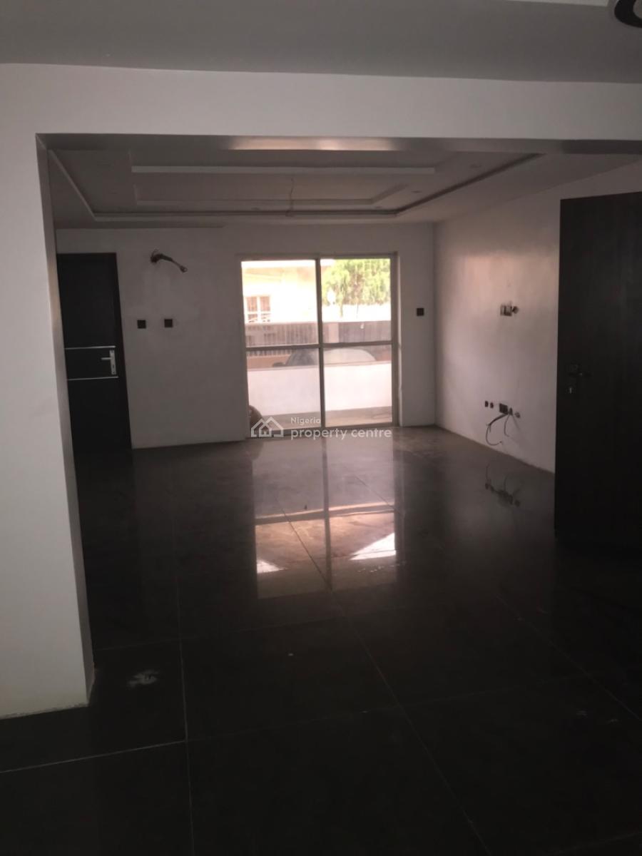 Newly Renovated 3 Bedroom Apartment with Bq, Lekki Phase 1, Lekki, Lagos, Flat / Apartment for Sale