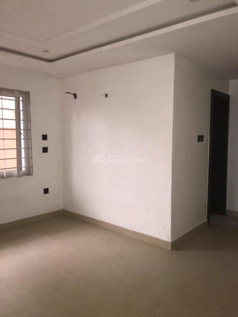 Newly Renovated 3 Bedroom Apartment with Bq, Lekki Phase 1, Lekki, Lagos, Flat / Apartment for Sale