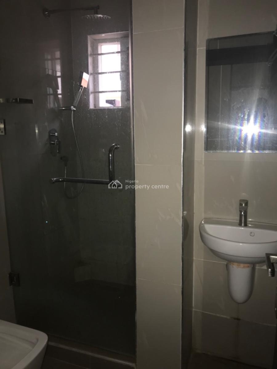 Newly Renovated 3 Bedroom Apartment with Bq, Lekki Phase 1, Lekki, Lagos, Flat / Apartment for Sale