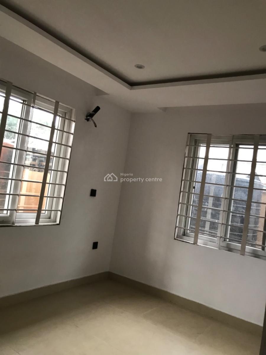 Newly Renovated 3 Bedroom Apartment with Bq, Lekki Phase 1, Lekki, Lagos, Flat / Apartment for Sale