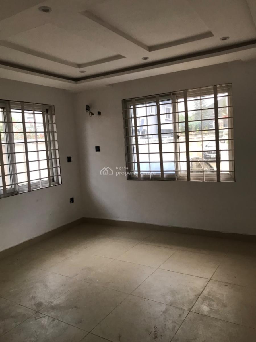 Newly Renovated 3 Bedroom Apartment with Bq, Lekki Phase 1, Lekki, Lagos, Flat / Apartment for Sale