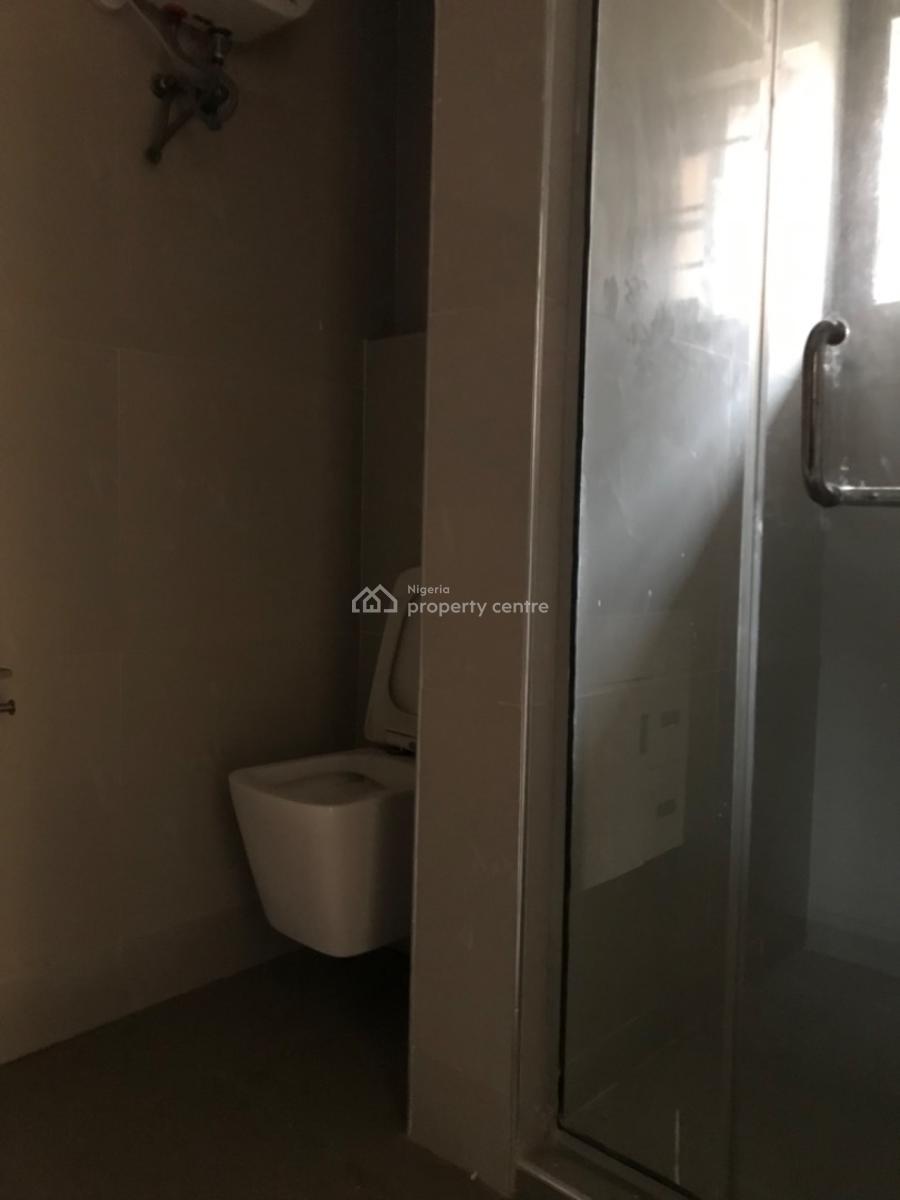 Newly Renovated 3 Bedroom Apartment with Bq, Lekki Phase 1, Lekki, Lagos, Flat / Apartment for Sale