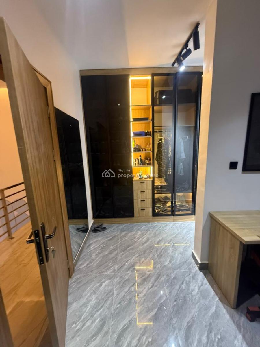 Luxurious 4 Bedroom En-suite, Fully Furnished, Tarred Road, in a Mini Estate, Tarred Road, Gaduwa, Abuja, Terraced Duplex for Sale