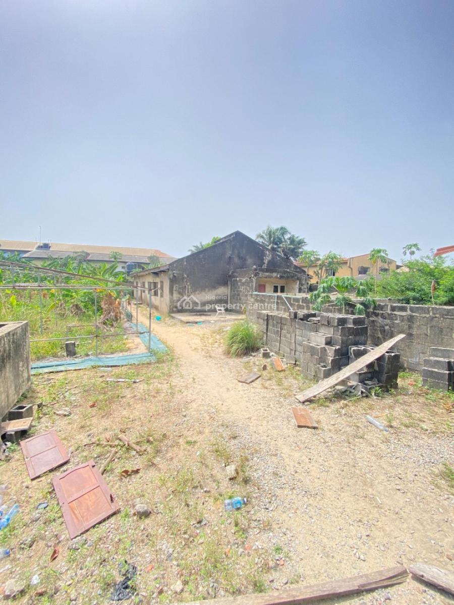 1440sqm Fenced and Gated Land with Old Building, Thomas Estate, Ajah, Lagos, Residential Land for Sale