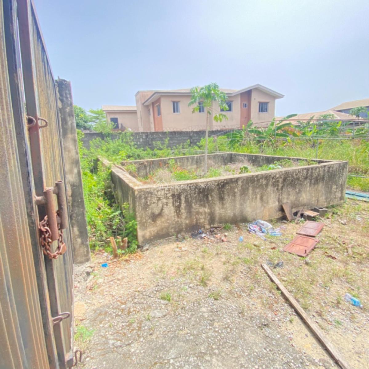 1440sqm Fenced and Gated Land with Old Building, Thomas Estate, Ajah, Lagos, Residential Land for Sale