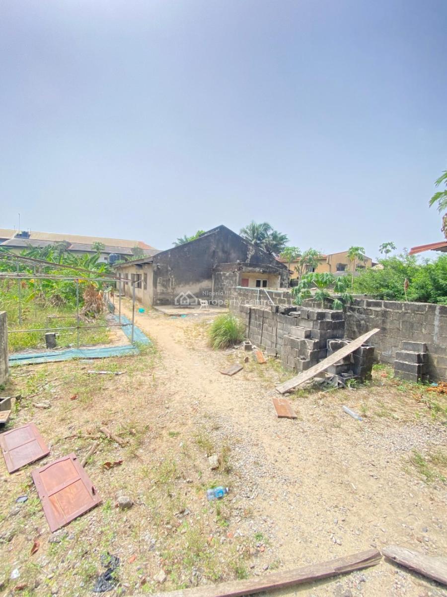 1440sqm Fenced and Gated Land with Old Building, Thomas Estate, Ajah, Lagos, Residential Land for Sale