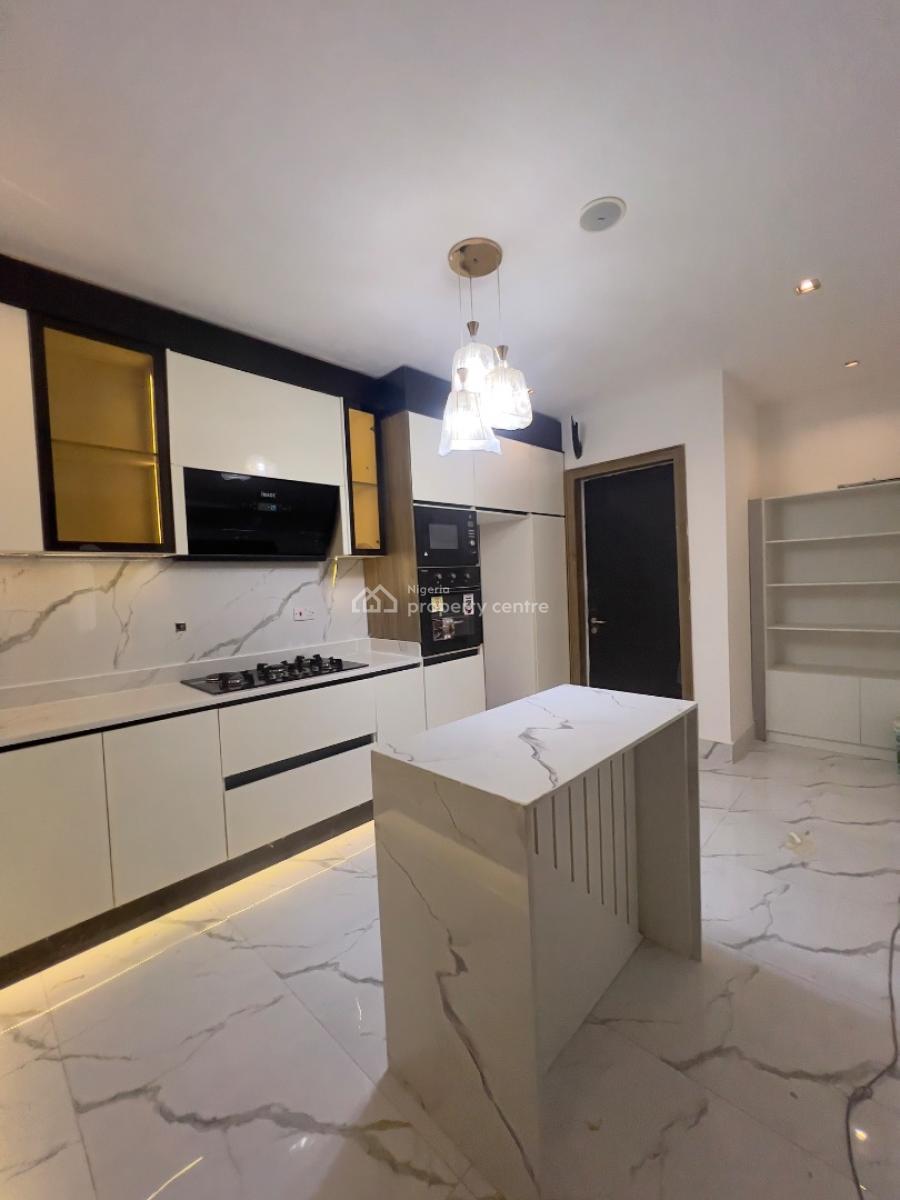 2 Bedroom Apartment with Elevators, Lekki Phase 1, Lekki, Lagos, Flat / Apartment for Sale