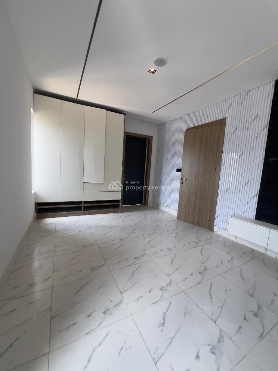 2 Bedroom Apartment with Elevators, Lekki Phase 1, Lekki, Lagos, Flat / Apartment for Sale