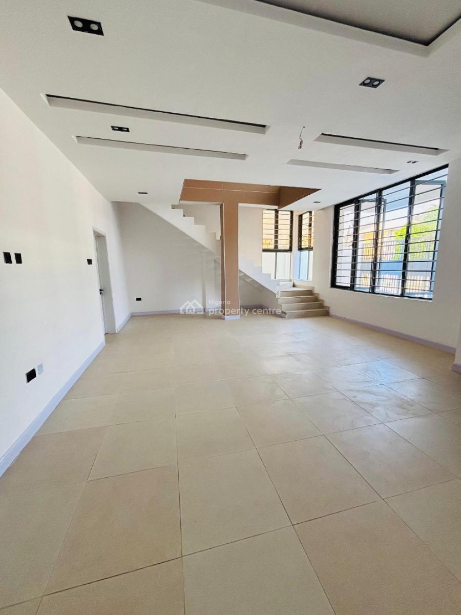 4 Bedroom Semi-detached Duplex with Bq, Ologolo, Lekki, Lagos, Semi-detached Duplex for Sale