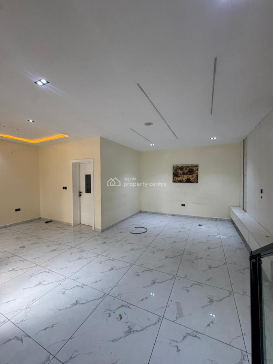 Lovely 4-bedroom Semi-detached Duplex with Bq, Lekki Phase 1, Lekki, Lagos, Semi-detached Duplex for Rent