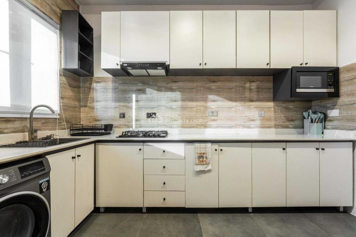 2 Bedroom Apartment, Lekki Phase 1, Lekki, Lagos, Flat / Apartment Short Let