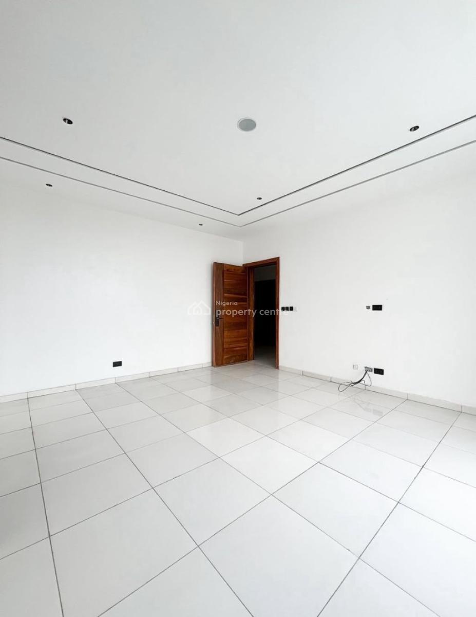 Luxurious and Executive 2 Bedroom Apartment, Lekki Phase 1, Lekki, Lagos, Flat / Apartment for Rent