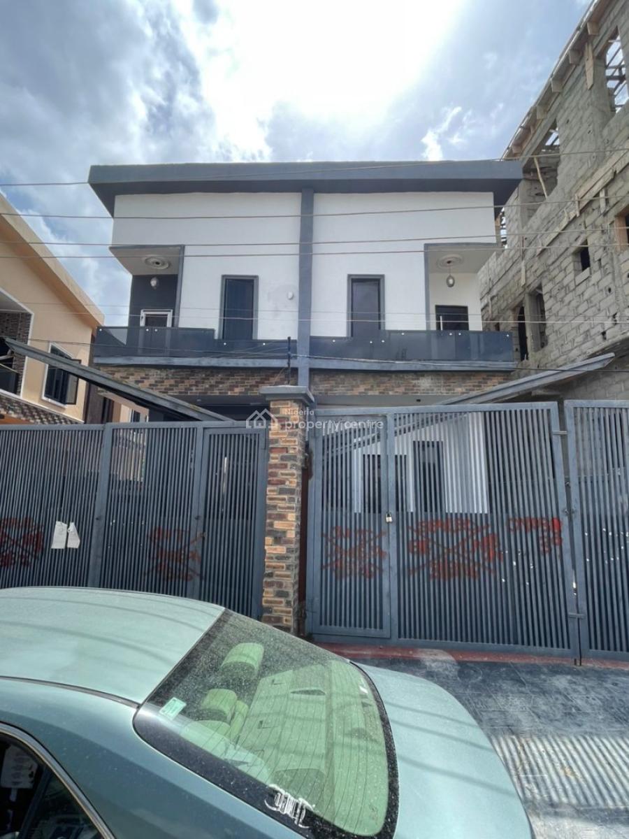 Nicely Built 4 Bedroom Semi Detached Duplex, Lekki County, Lekki Expressway, Lekki, Lagos, Semi-detached Duplex for Rent