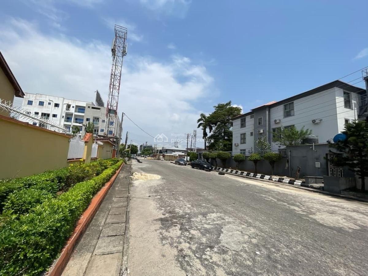 3 Bedrooms Apartment, Lekki Phase 1, Lekki, Lagos, Flat / Apartment for Rent