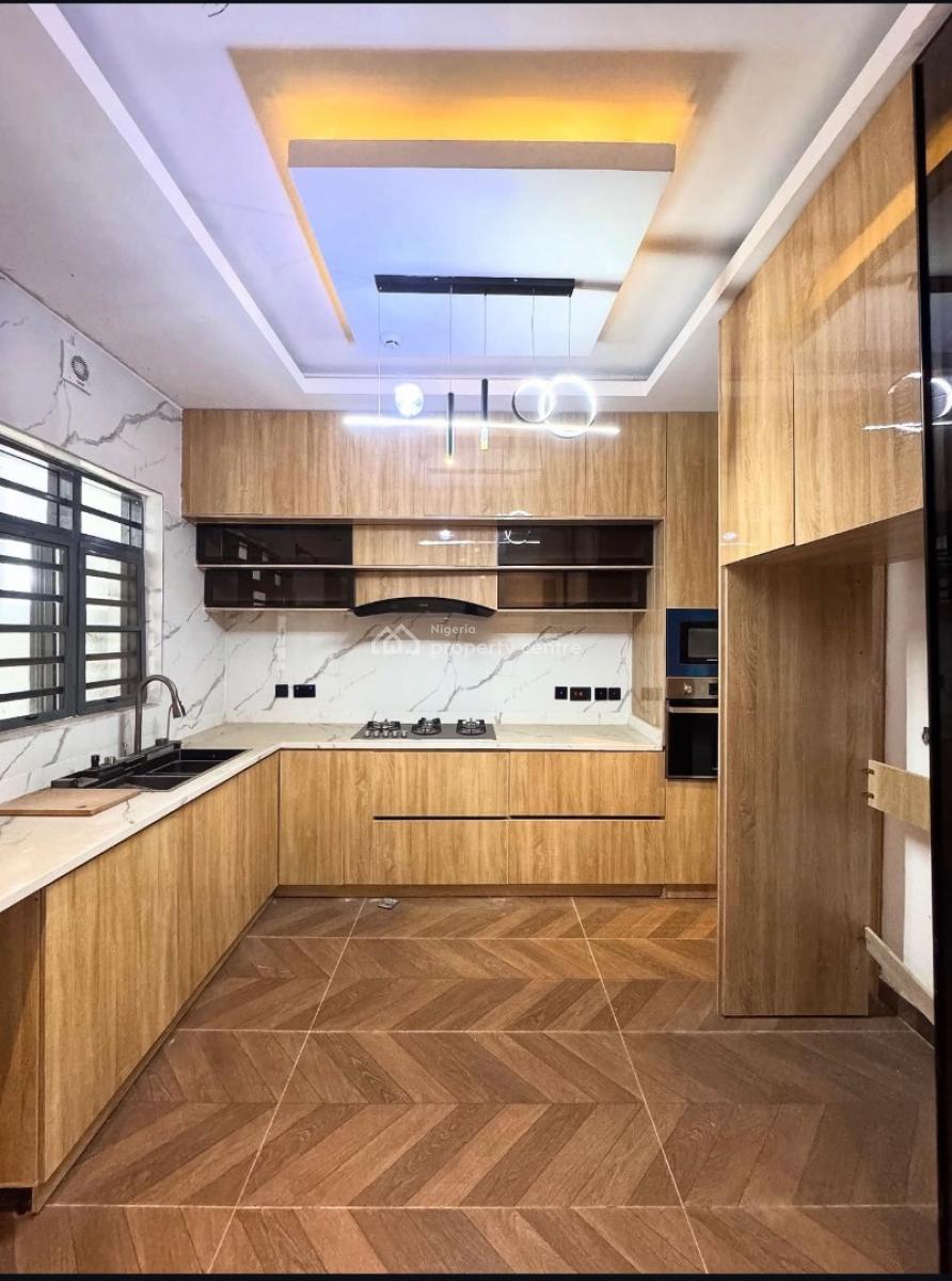 5 Bedroom Lovely Duplex with a Bq, Lekki Phase 1, Lekki, Lagos, Terraced Duplex for Sale