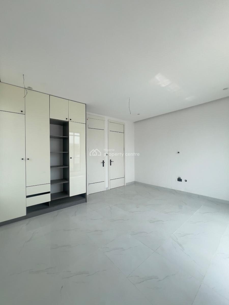 3 Bedroom Apartment with Elevator,gym ,pool, Lekki Phase 1, Lekki, Lagos, Flat / Apartment for Sale