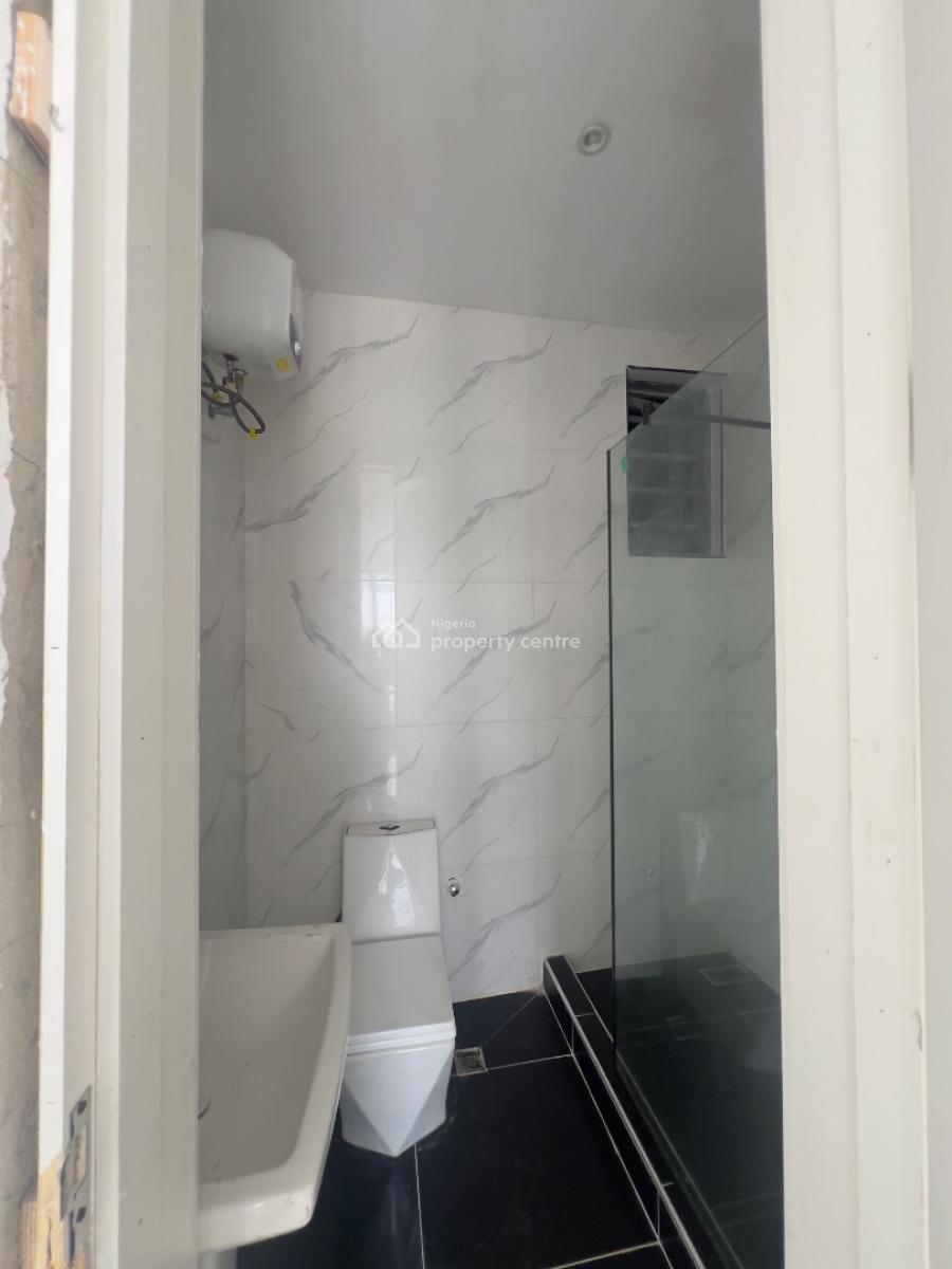 3 Bedroom Apartment with Elevator,gym ,pool, Lekki Phase 1, Lekki, Lagos, Flat / Apartment for Sale