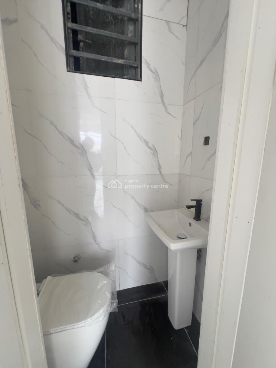 3 Bedroom Apartment with Elevator,gym ,pool, Lekki Phase 1, Lekki, Lagos, Flat / Apartment for Sale