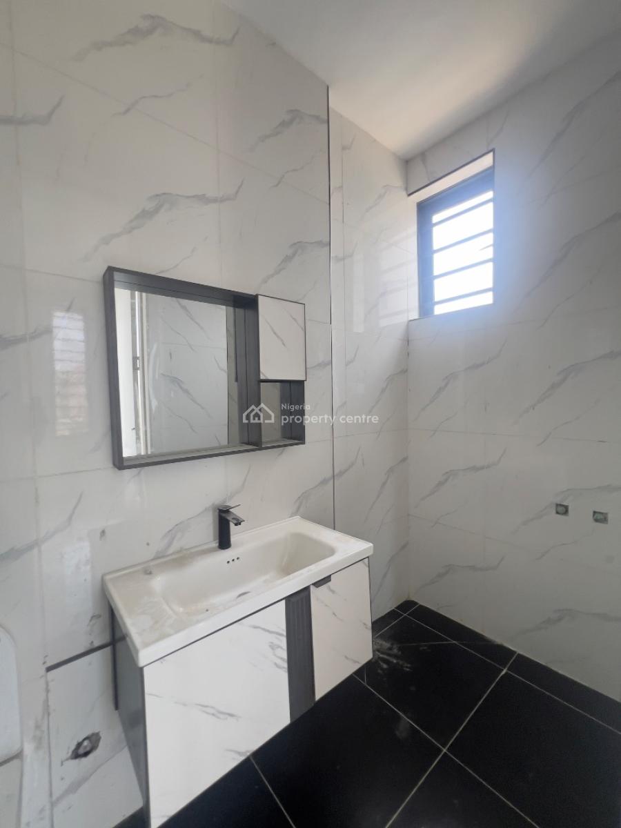 Newly Built 2 Bedroom Apartment with Elevators,gym &pool, Lekki Phase 1, Lekki, Lagos, Flat / Apartment for Sale