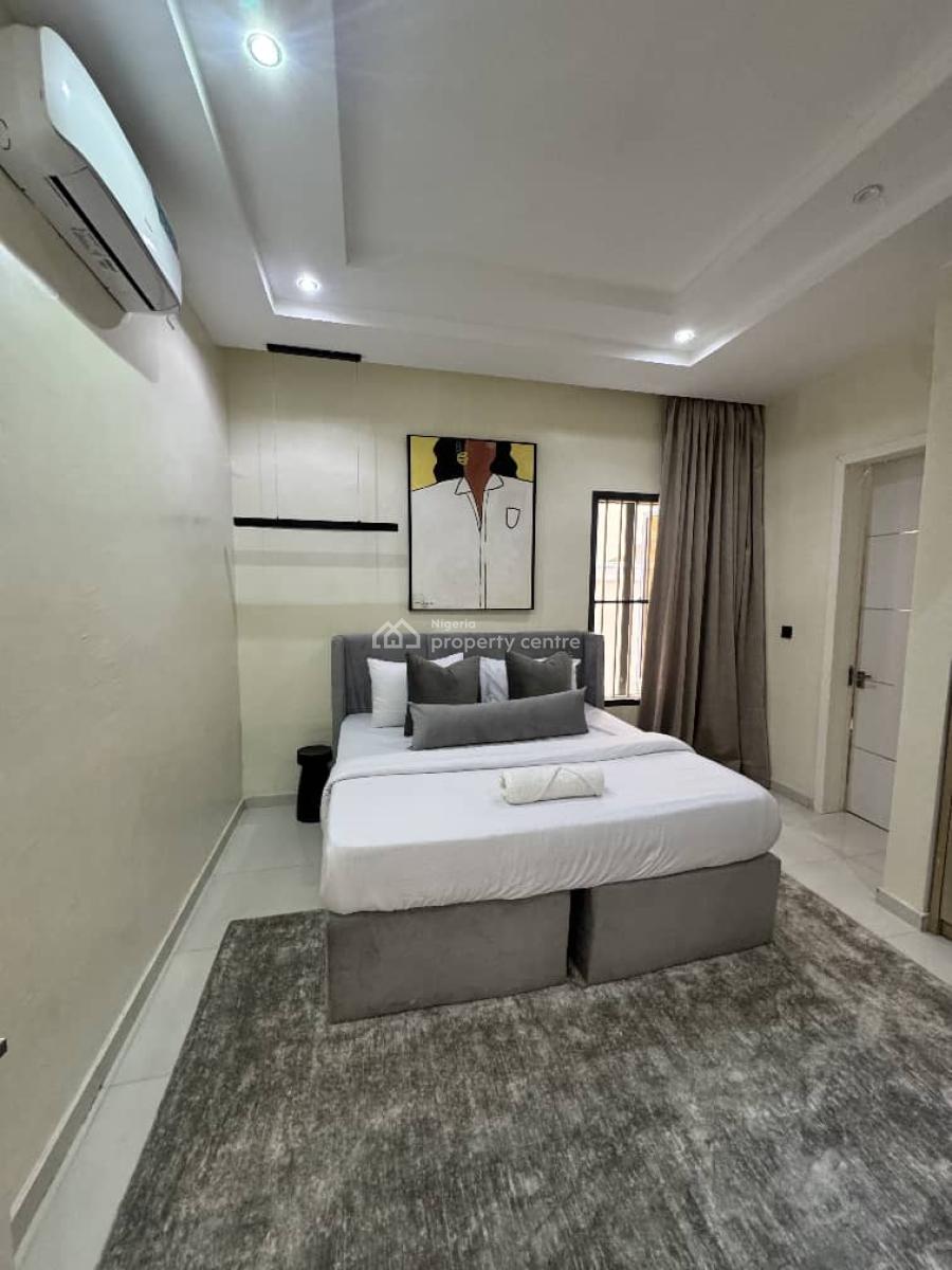 Luxury 3-bedroom Apartment with Soccer Board, Pool and Gym., Lekki Phase 1, Lekki, Lagos, Flat / Apartment Short Let