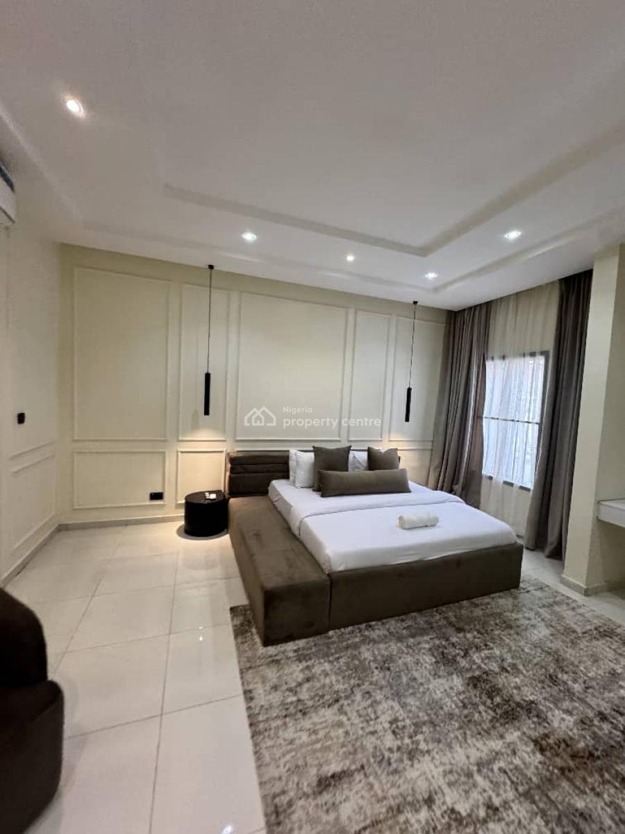 Luxury 3-bedroom Apartment with Soccer Board, Pool and Gym., Lekki Phase 1, Lekki, Lagos, Flat / Apartment Short Let