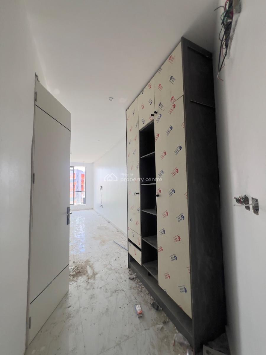 1 Bedroom Apartment with Pool ,gym & Elevator, Lekki Phase 1, Lekki, Lagos, Flat / Apartment for Sale