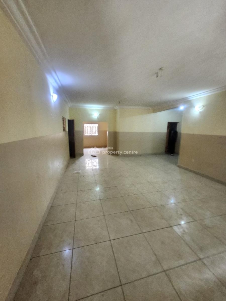 Spacious 3 Bedroom Flat,4 Toilet,pop Ceiling, Ground Floor,private House, Wuse, Abuja, Flat / Apartment for Rent