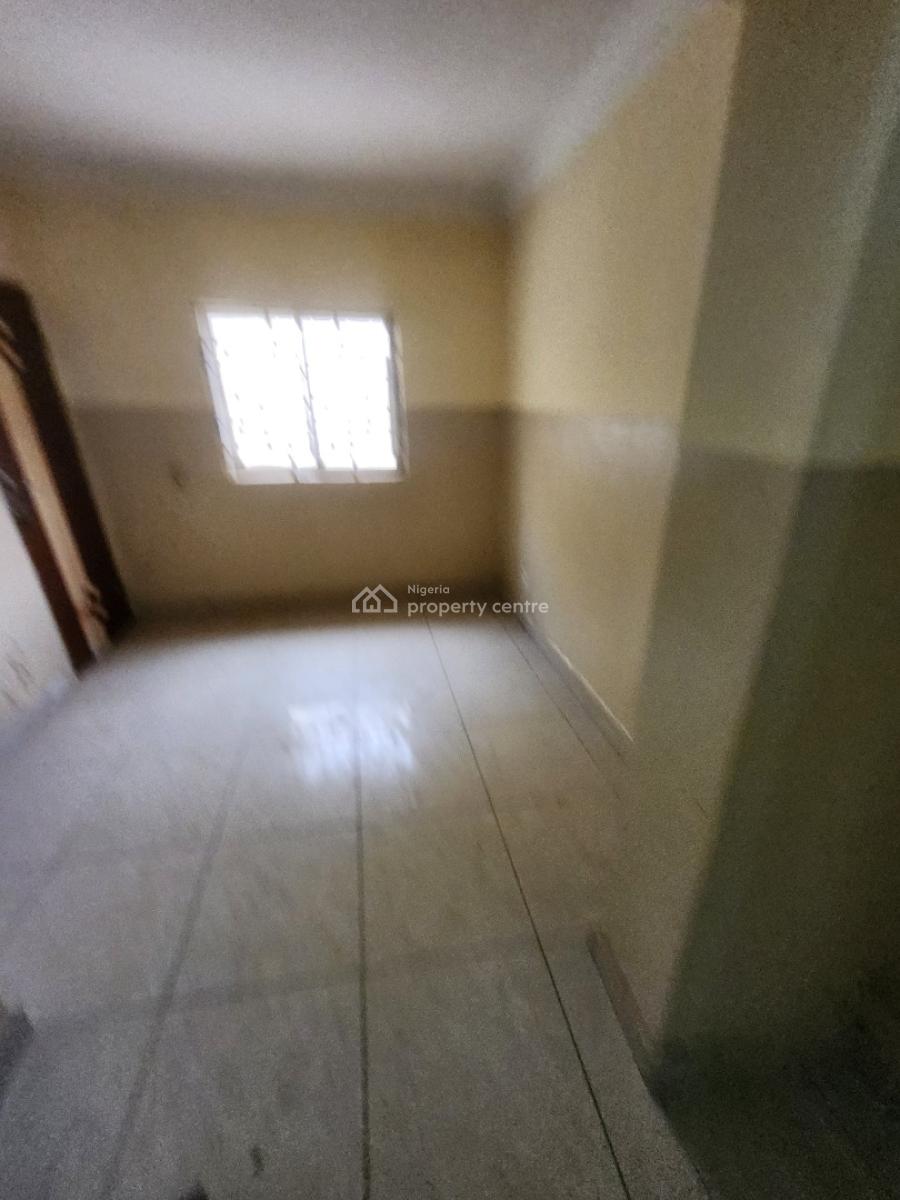 Spacious 3 Bedroom Flat,4 Toilet,pop Ceiling, Ground Floor,private House, Wuse, Abuja, Flat / Apartment for Rent