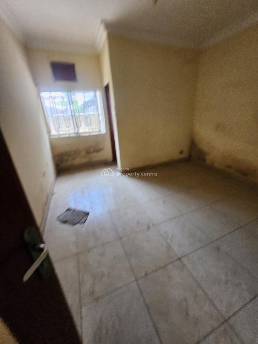 Spacious 3 Bedroom Flat,4 Toilet,pop Ceiling, Ground Floor,private House, Wuse, Abuja, Flat / Apartment for Rent