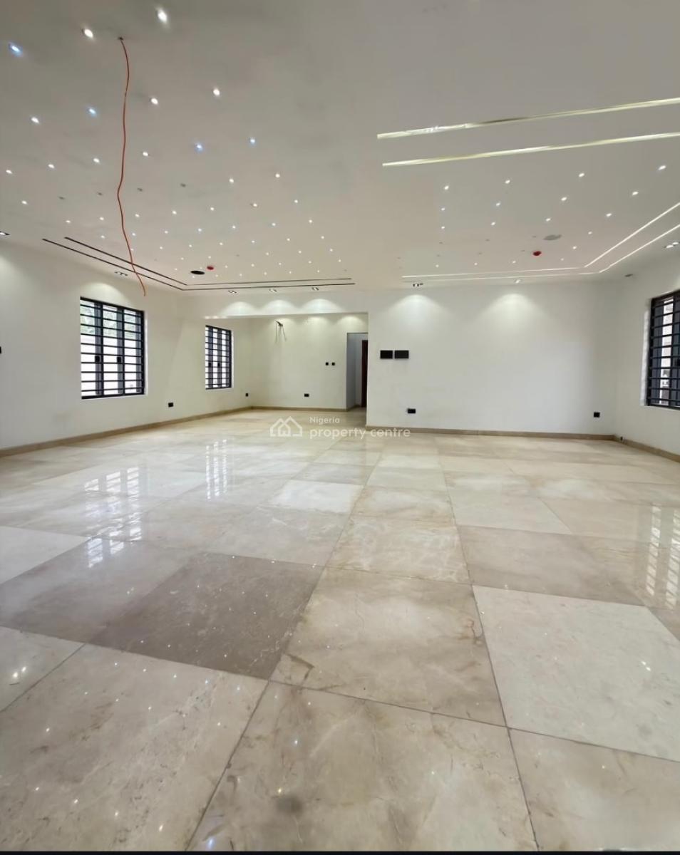7 Bedroom   Spacious House with a Bq, Ikeja Gra, Ikeja, Lagos, Detached Duplex for Sale