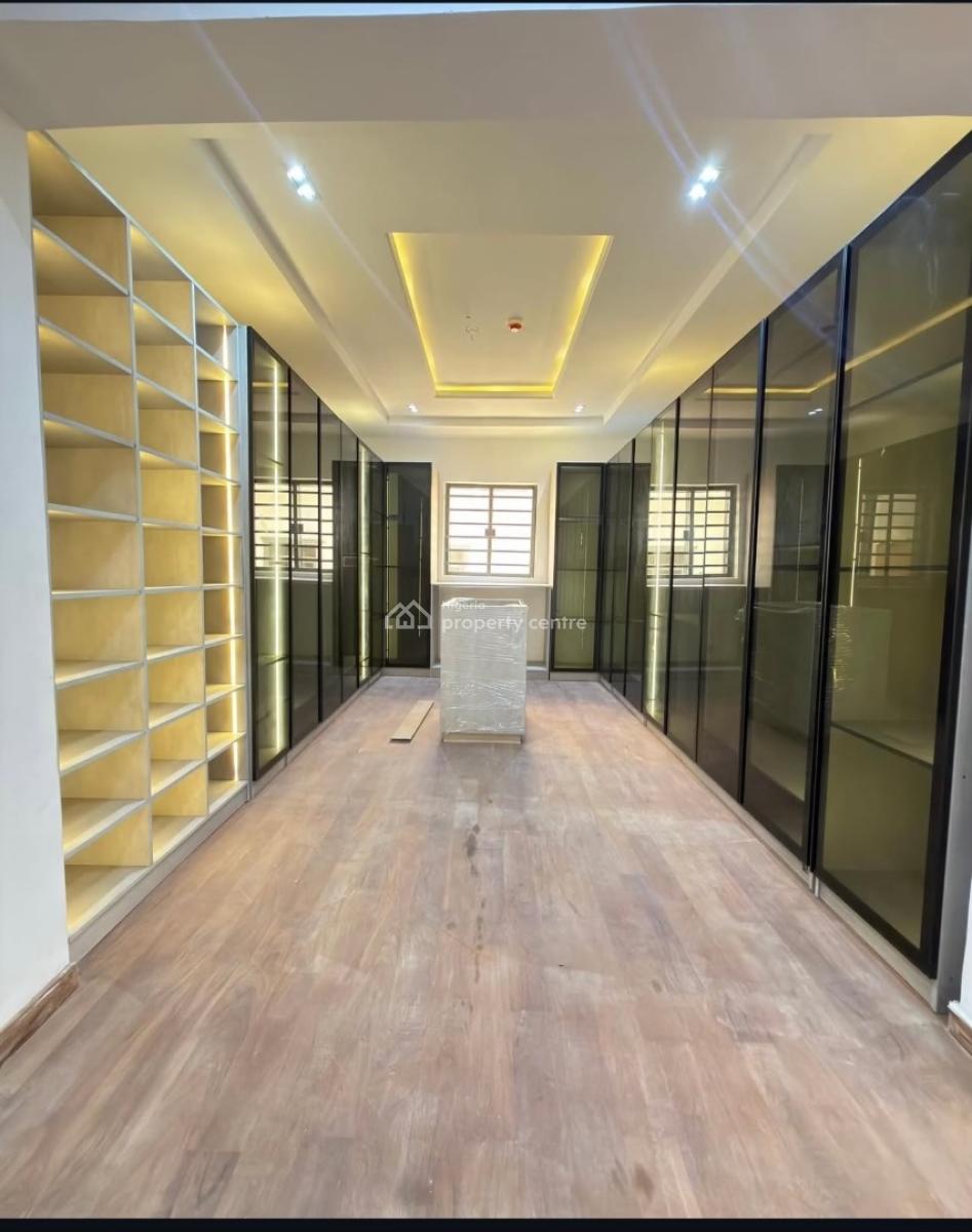 7 Bedroom   Spacious House with a Bq, Ikeja Gra, Ikeja, Lagos, Detached Duplex for Sale