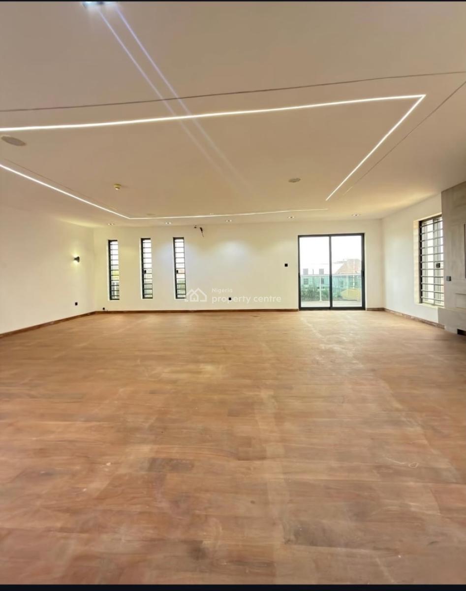 7 Bedroom   Spacious House with a Bq, Ikeja Gra, Ikeja, Lagos, Detached Duplex for Sale