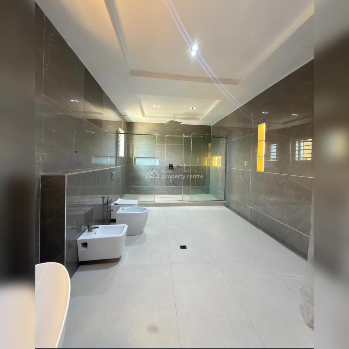 7 Bedroom   Spacious House with a Bq, Ikeja Gra, Ikeja, Lagos, Detached Duplex for Sale