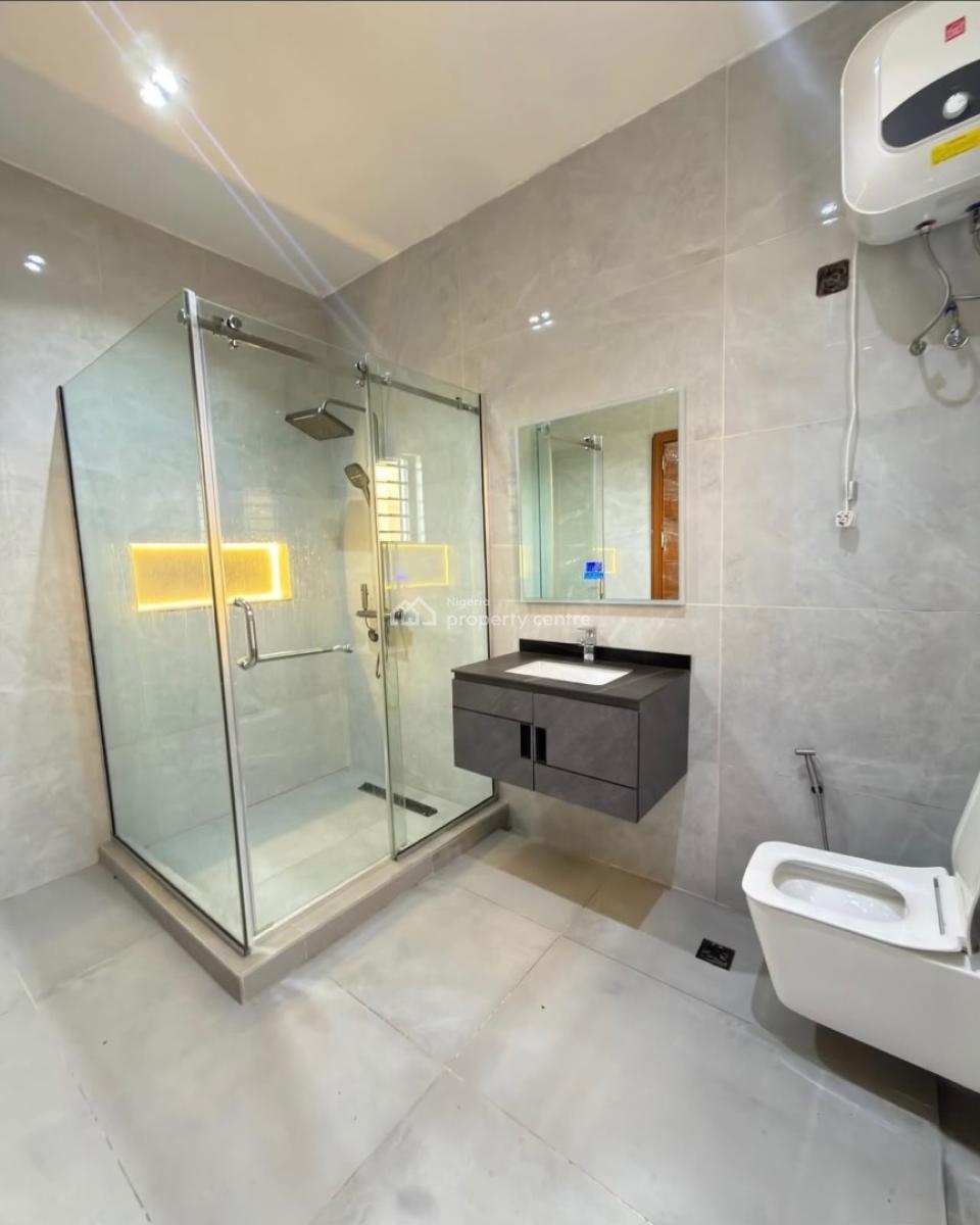 7 Bedroom   Spacious House with a Bq, Ikeja Gra, Ikeja, Lagos, Detached Duplex for Sale