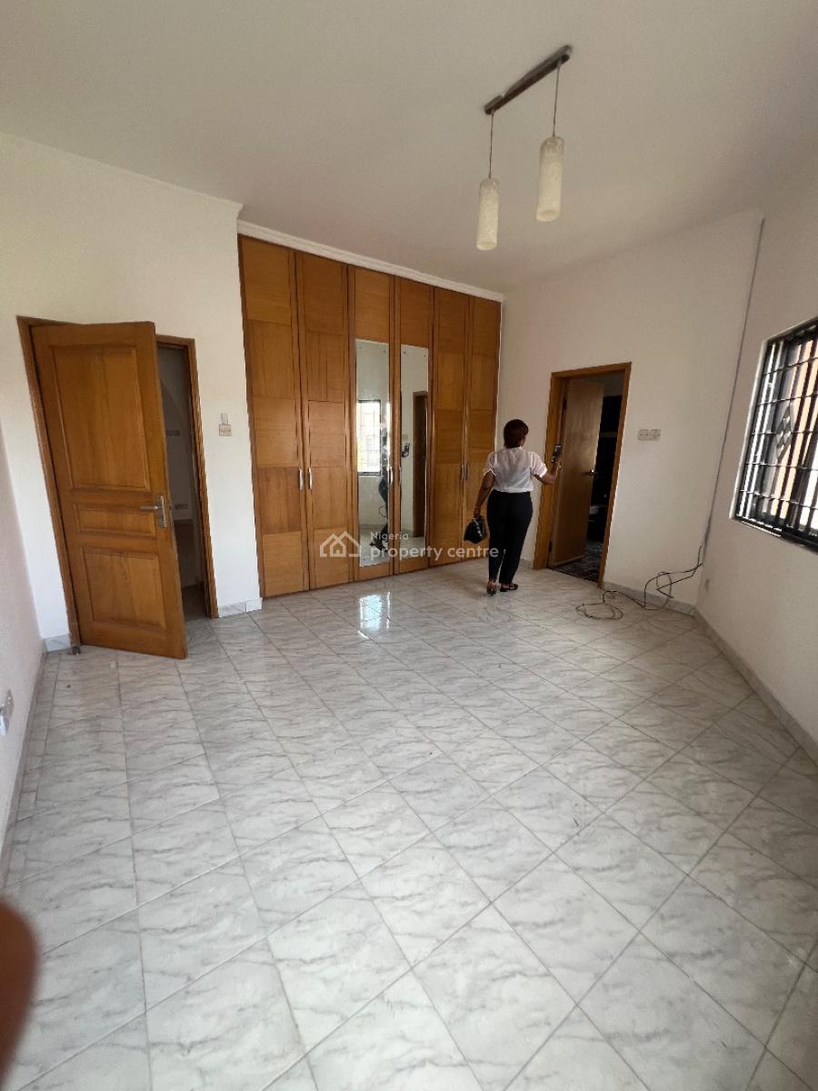 Spacious 4bedroom Semi Detached House with Bq at Lekki Phase 1, Off Admiralty Way Lekki Phase 1 Lekki Lagos, Lekki Phase 1, Lekki, Lagos, Semi-detached Duplex for Rent
