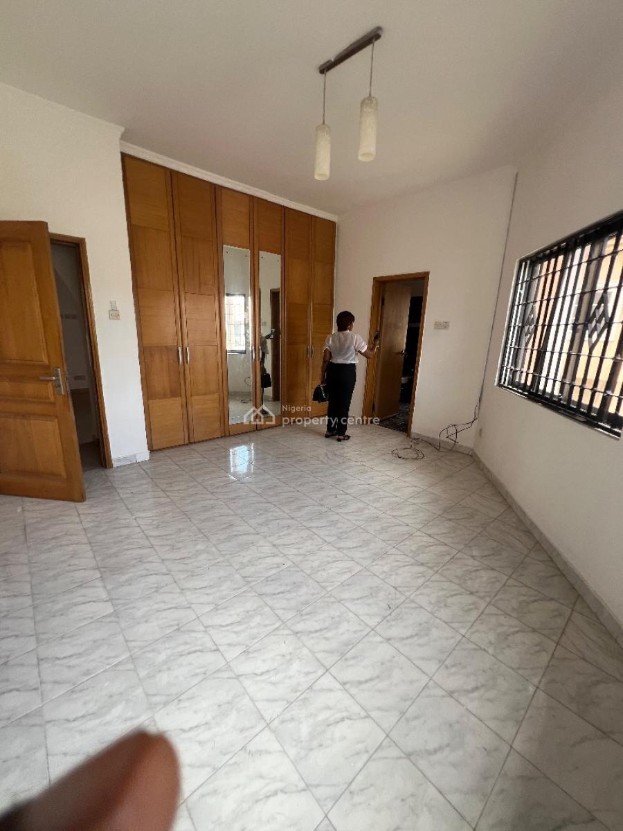 Spacious 4bedroom Semi Detached House with Bq at Lekki Phase 1, Off Admiralty Way Lekki Phase 1 Lekki Lagos, Lekki Phase 1, Lekki, Lagos, Semi-detached Duplex for Rent
