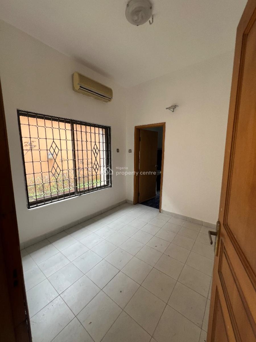Spacious 4bedroom Semi Detached House with Bq at Lekki Phase 1, Off Admiralty Way Lekki Phase 1 Lekki Lagos, Lekki Phase 1, Lekki, Lagos, Semi-detached Duplex for Rent