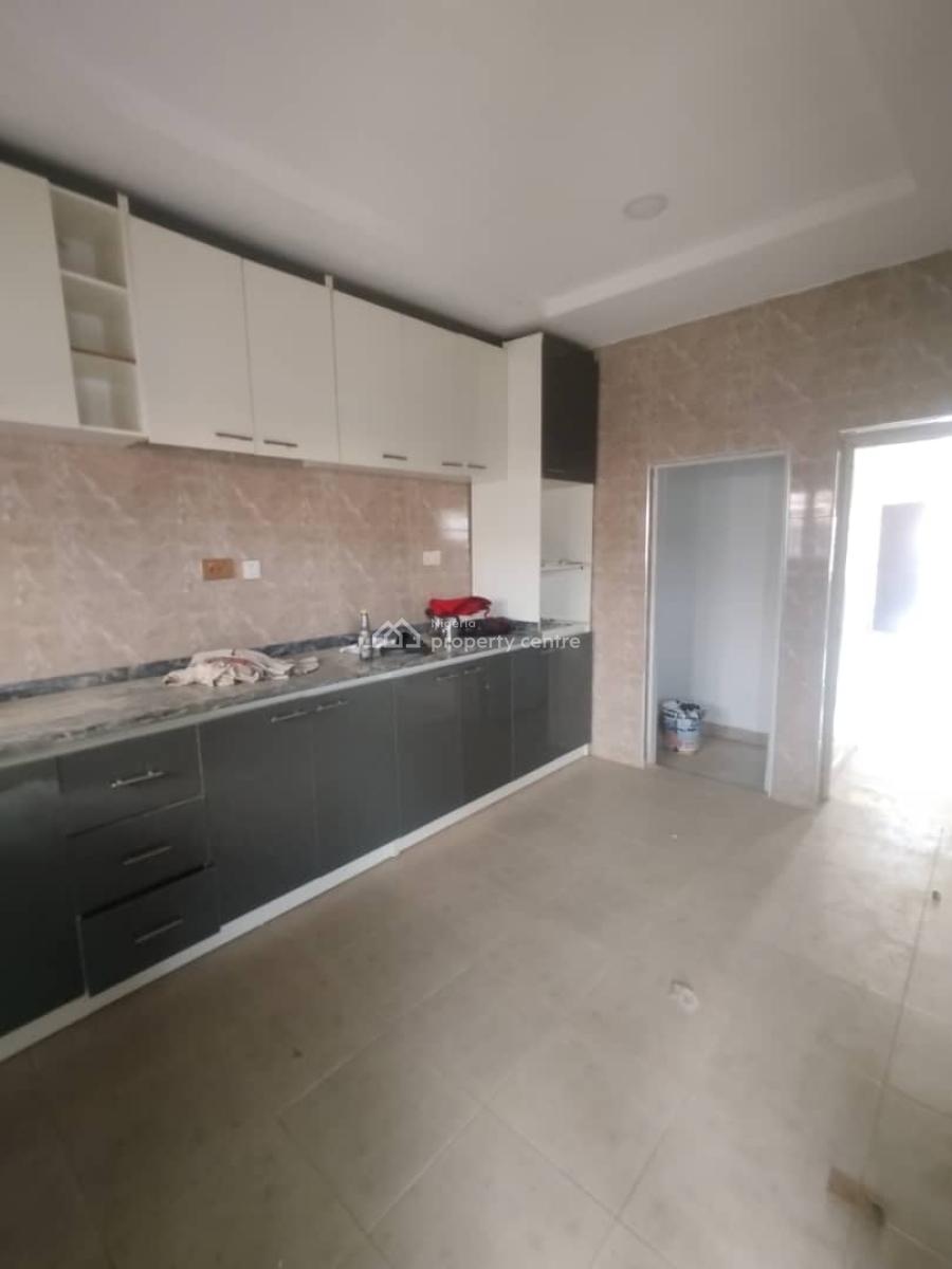 Standard 4 Bedrooms Terraced Duplex with Bq on a Tarred Road, Jahi, Abuja, Terraced Duplex for Rent