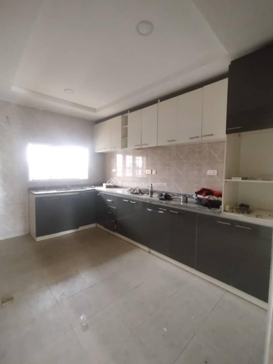 Standard 4 Bedrooms Terraced Duplex with Bq on a Tarred Road, Jahi, Abuja, Terraced Duplex for Rent