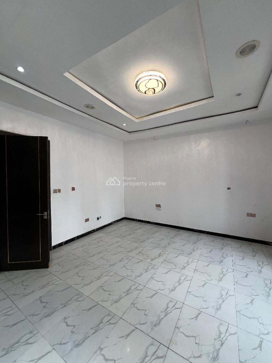 Masters Bedroom in a Shared Apartment, Lekki Phase 1, Lekki, Lagos, Terraced Duplex for Rent