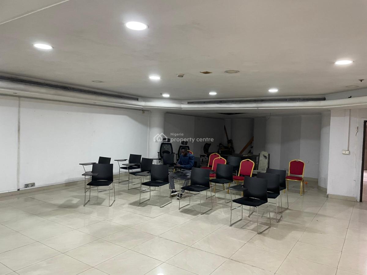 Premium Corporate Office with Modern Facilities and Ample Parking, Victoria Island (vi), Lagos, Plaza / Complex / Mall for Rent
