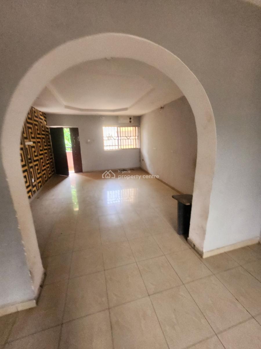 Nice 3bedroom Flat, 1st Floor ,pop Ceiling,4toilet, Tarred Rd, Wuse Zone(tarred Rd), Wuse, Abuja, Flat / Apartment for Rent