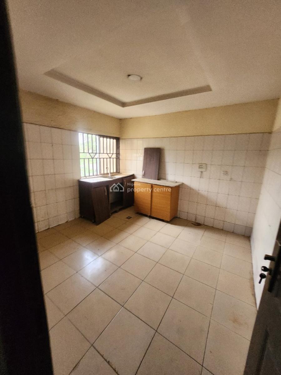 Nice 3bedroom Flat, 1st Floor ,pop Ceiling,4toilet, Tarred Rd, Wuse Zone(tarred Rd), Wuse, Abuja, Flat / Apartment for Rent