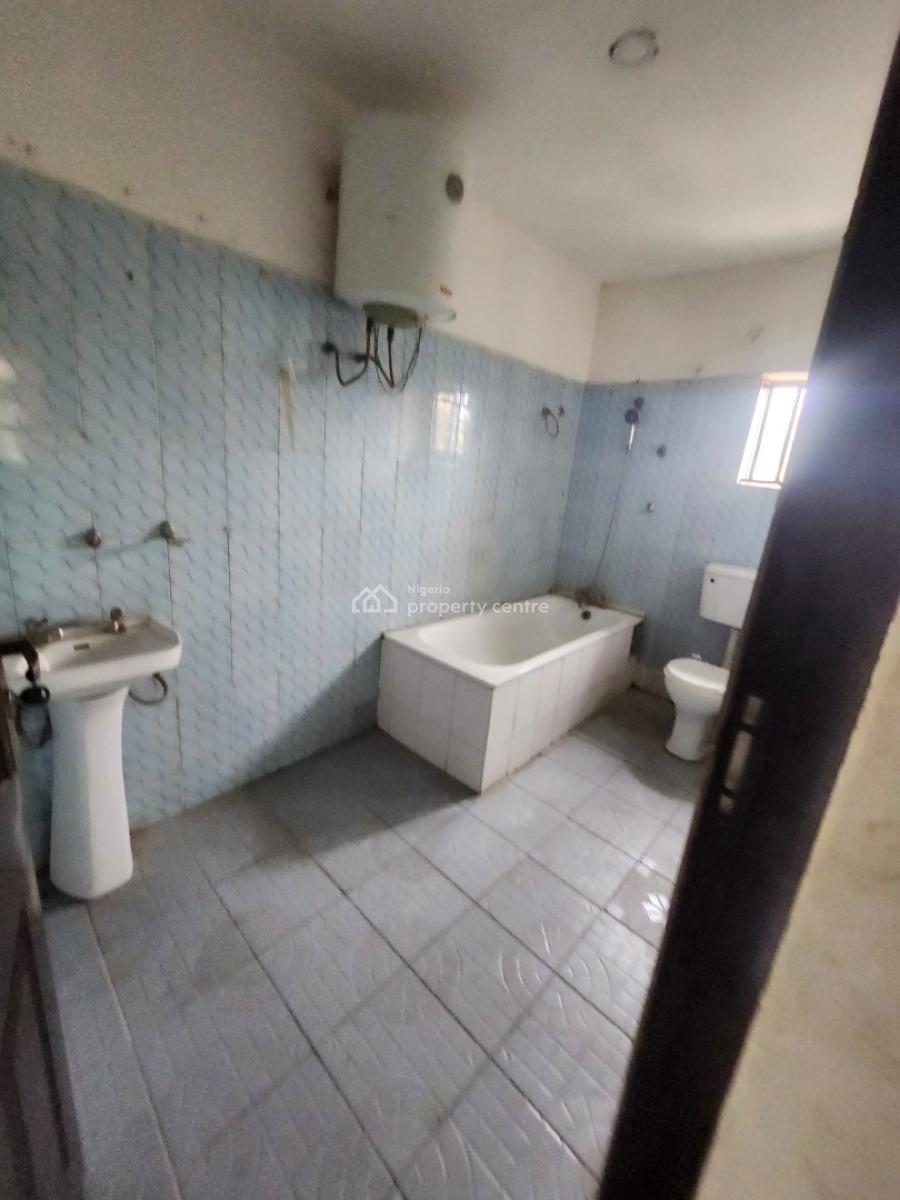 Nice 3bedroom Flat, 1st Floor ,pop Ceiling,4toilet, Tarred Rd, Wuse Zone(tarred Rd), Wuse, Abuja, Flat / Apartment for Rent