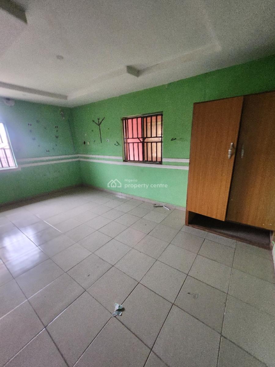 Nice 3bedroom Flat, 1st Floor ,pop Ceiling,4toilet, Tarred Rd, Wuse Zone(tarred Rd), Wuse, Abuja, Flat / Apartment for Rent