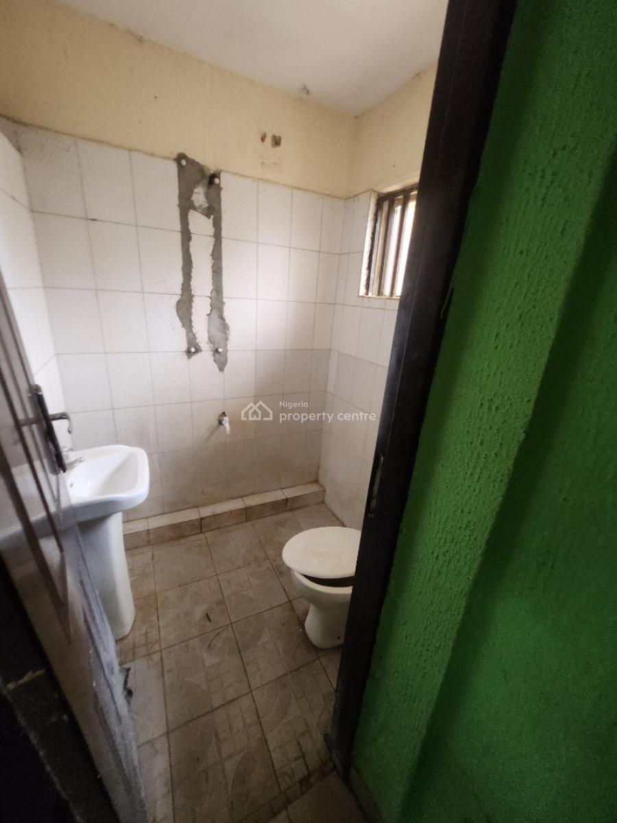 Nice 3bedroom Flat, 1st Floor ,pop Ceiling,4toilet, Tarred Rd, Wuse Zone(tarred Rd), Wuse, Abuja, Flat / Apartment for Rent